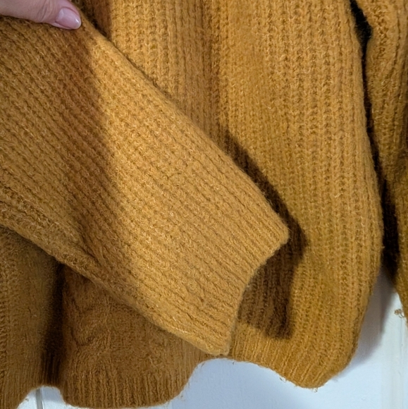 Made in Italy  wool Sweater - Picture 3 of 7